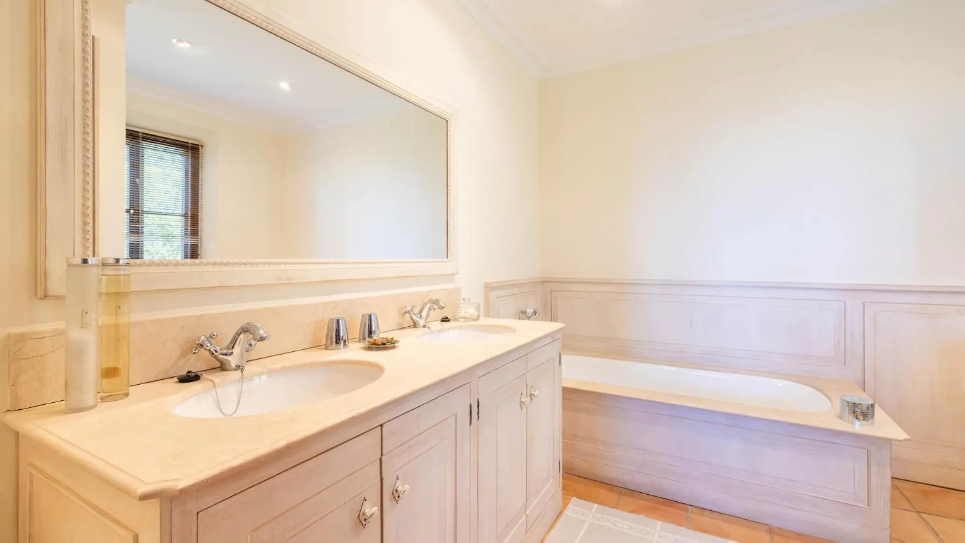 Residencia Baranda Alaro Villa