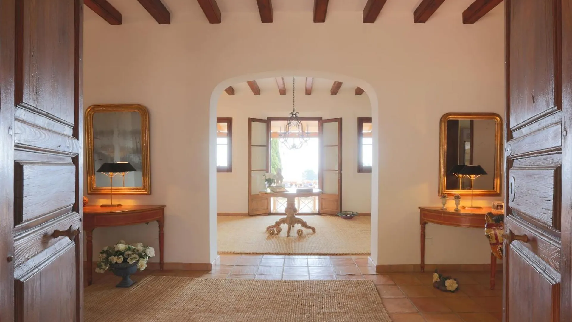 Residencia Baranda Alaro Villa